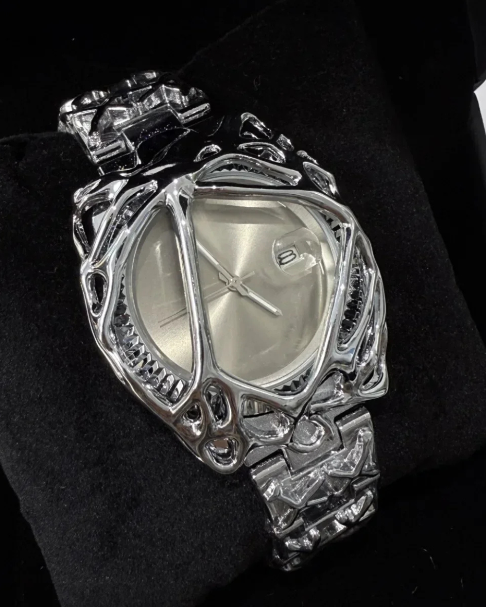 White-fusion watch