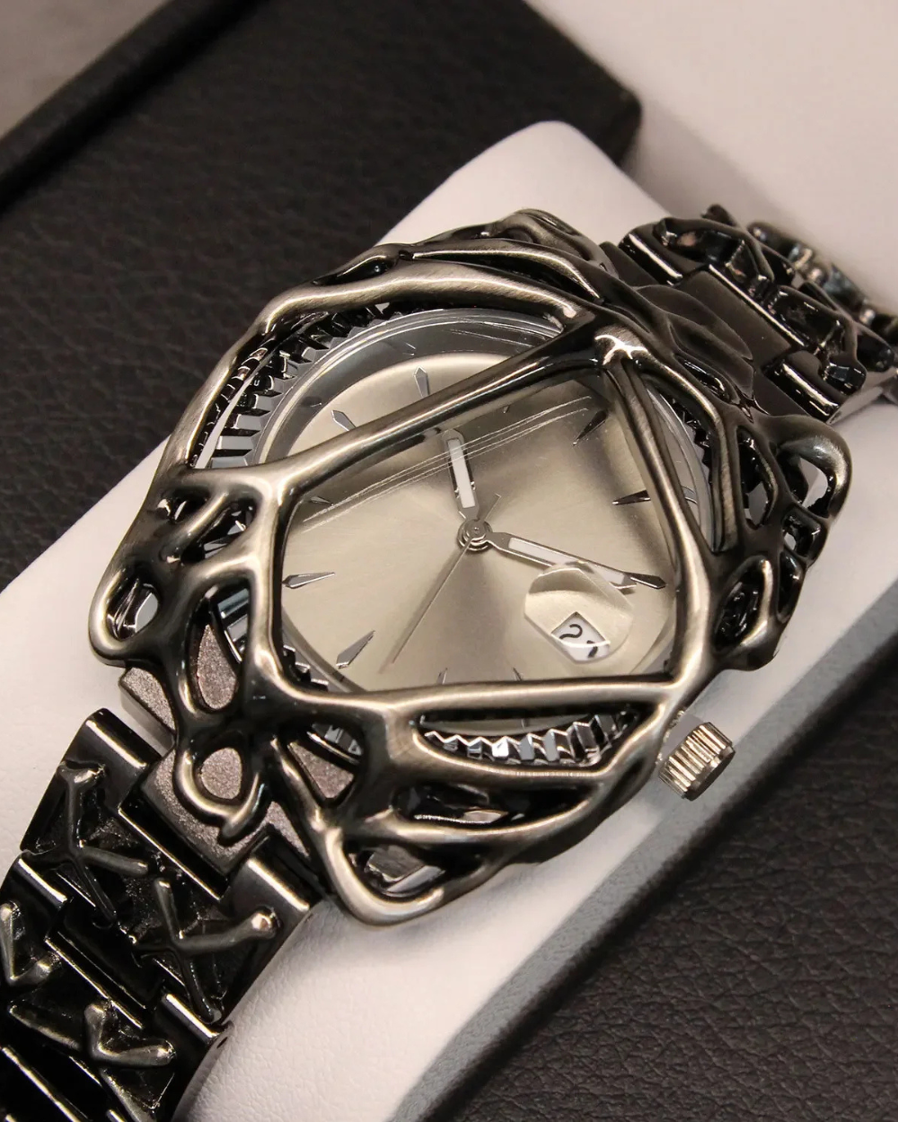 White-fusion watch