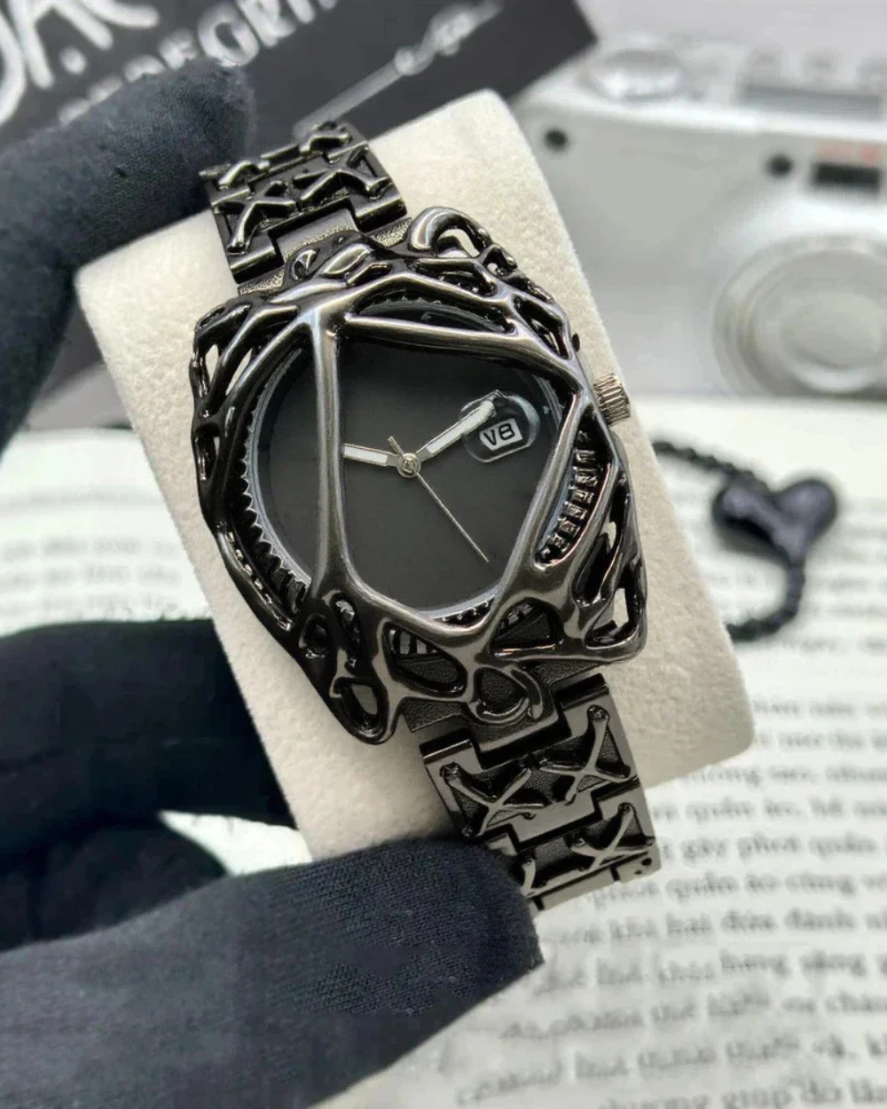 Black-fusion watch